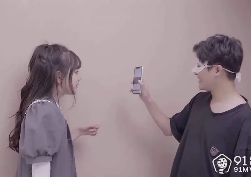 Tống tình con ghệ khi phát hiện clip tự sướng trên điện thoại